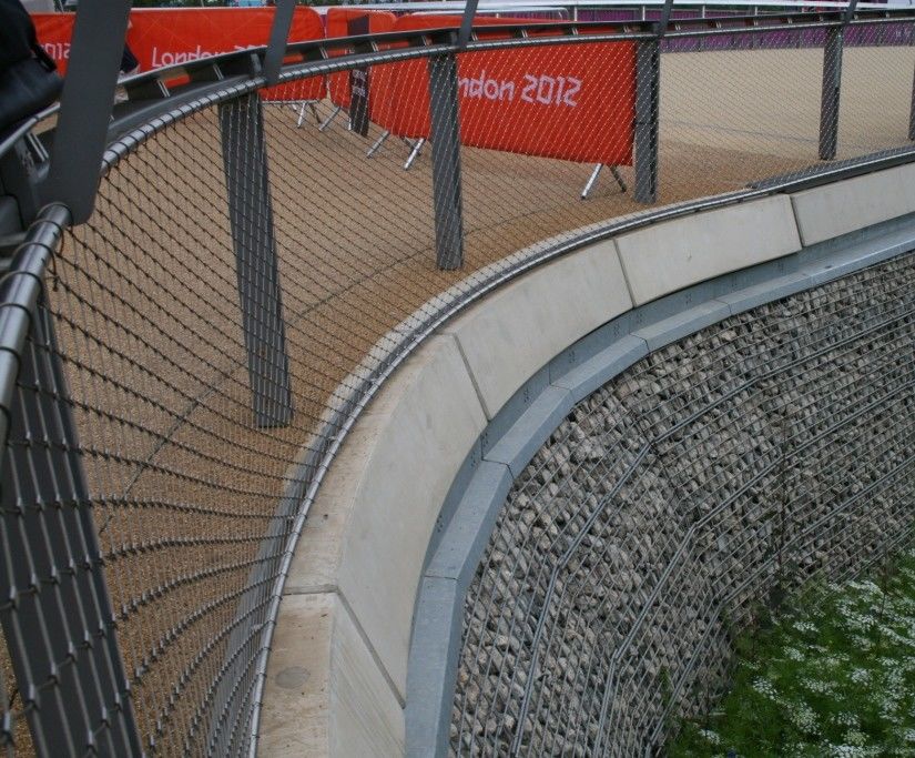 SUS 304 316 Balustrade Wire Mesh Corrosion Resistant For Garden Railing Infill